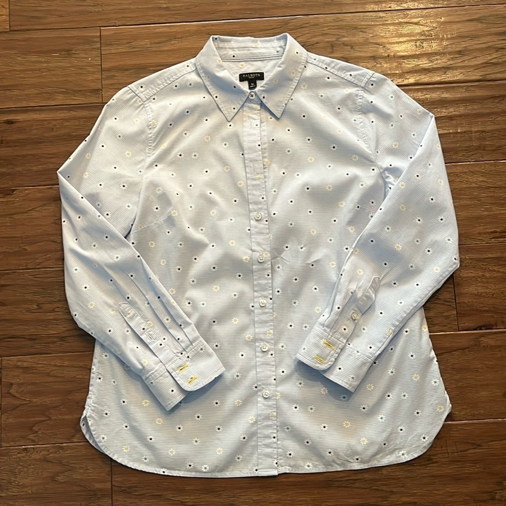 Talbots Button Down Blue Pinstripe Shirt with Flowers Size Small Petite (SP)
